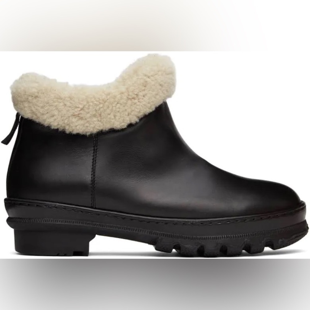 ISO - Legres shearling garden boot